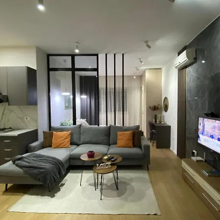 Apartamento Kristal Center, Studio,near Artificial *