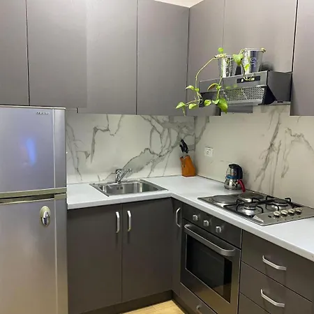 Apartment Kristal Center, Studio,near Artificial Tirana