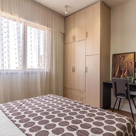 Apartment Kristal Center, Studio,near Artificial Tirana