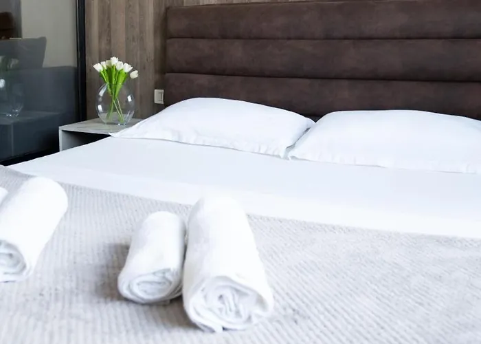 Kristal Center, Studio,near Artificial